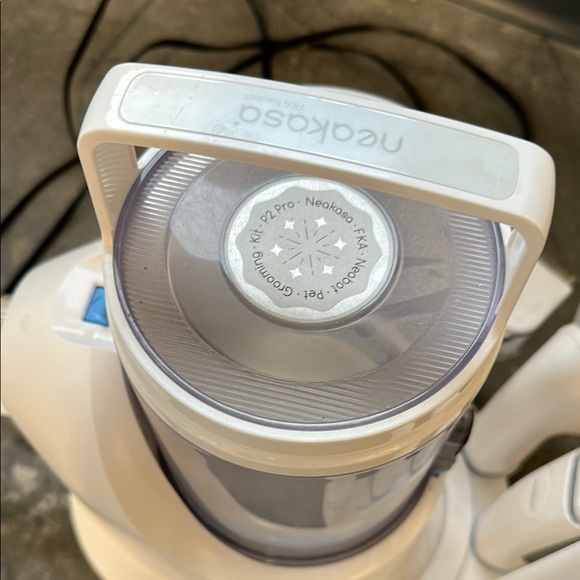 Grooming Kit with Vacuum - Neakasa P2 Pro Vacuum Cleaner - Picture 3 of 7